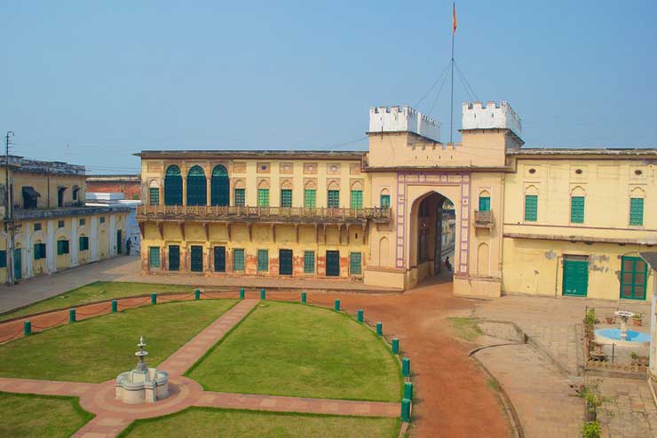 Varanasi Ramnagar Chunar fort Tour Package